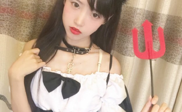 网络红人半藏森林泳装美腿真诱人图片