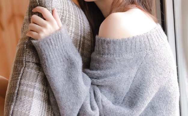 五官很精致的美女长腿性感诱惑私房美图