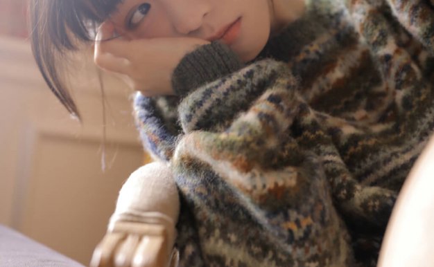 超短裤青春的可爱美女白皙长腿清纯诱人图片