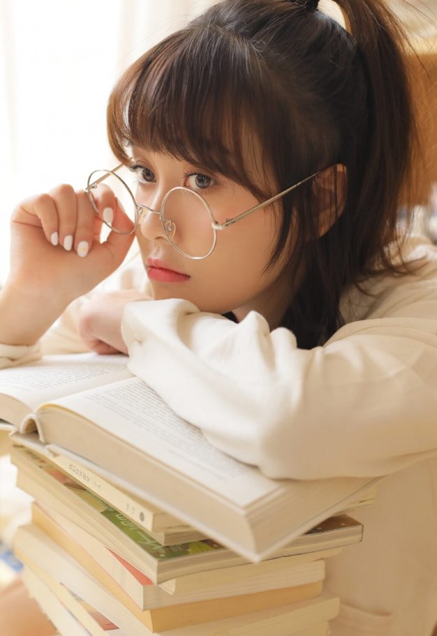 白皙养眼美女撩人美腿美图